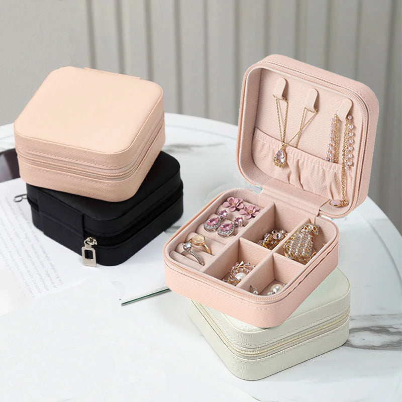 Portable Leather Jewelry Box – Travel Organizer with Zipper for Rings, Earrings & Necklaces