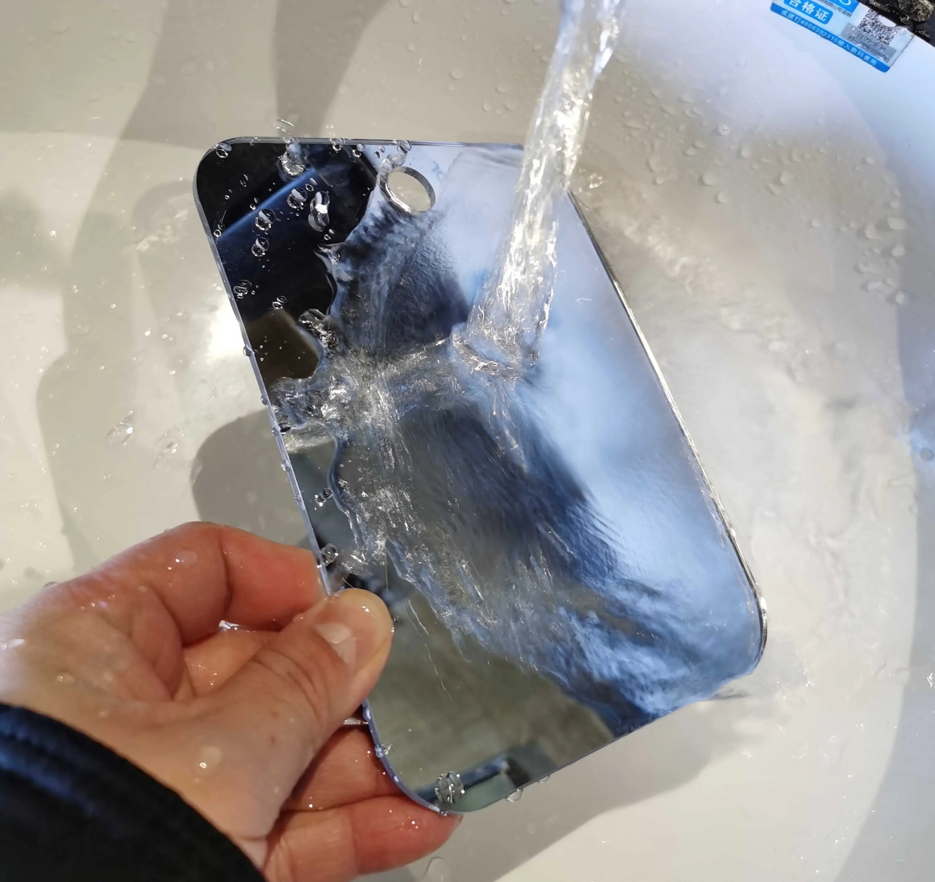 Fog-Free Acrylic Travel Mirror – Unbreakable Wall Suction Mirror for Shaving & Makeup