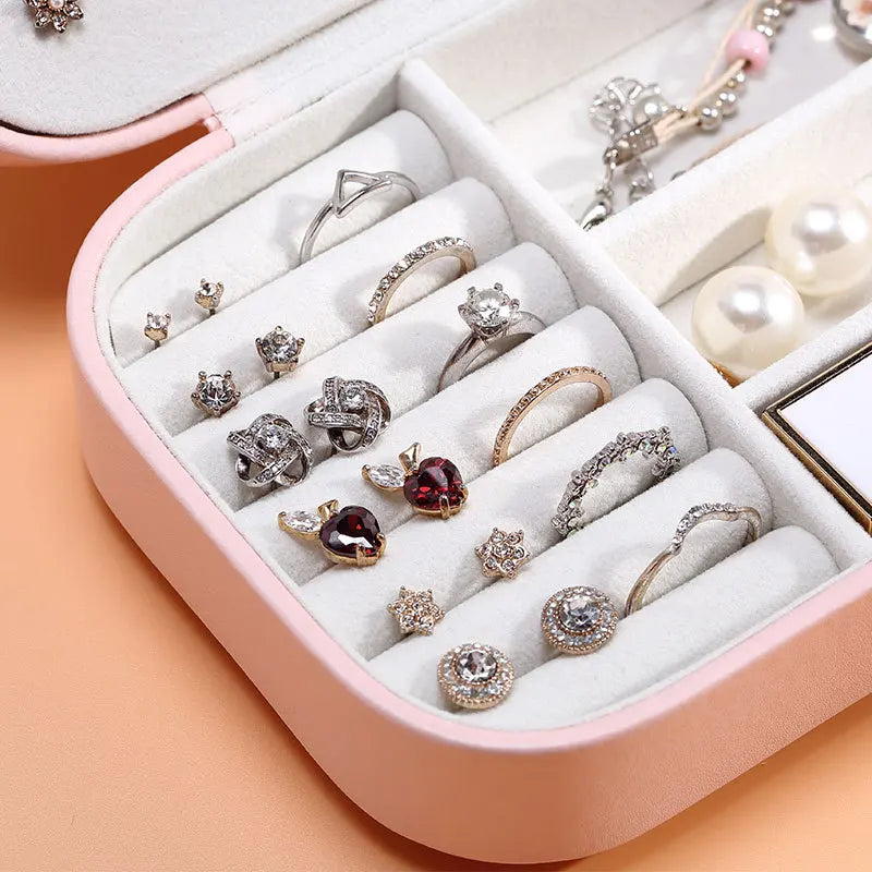 Portable Leather Jewelry Box – Travel Organizer with Zipper for Rings, Earrings & Necklaces