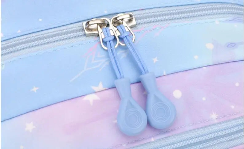 Disney Frozen Anna & Elsa Backpack – Stylish & Durable School Bag for Girls, Teens & Travel!