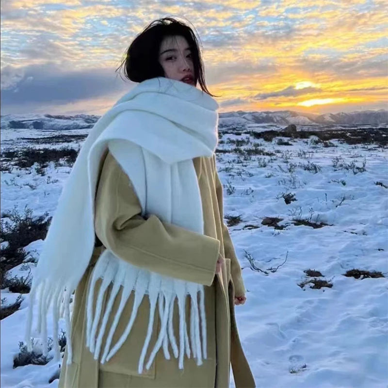 Luxury Cashmere-Feel Winter Scarf – Soft, Warm & Stylish Shawl Wrap with Tassels for Women!