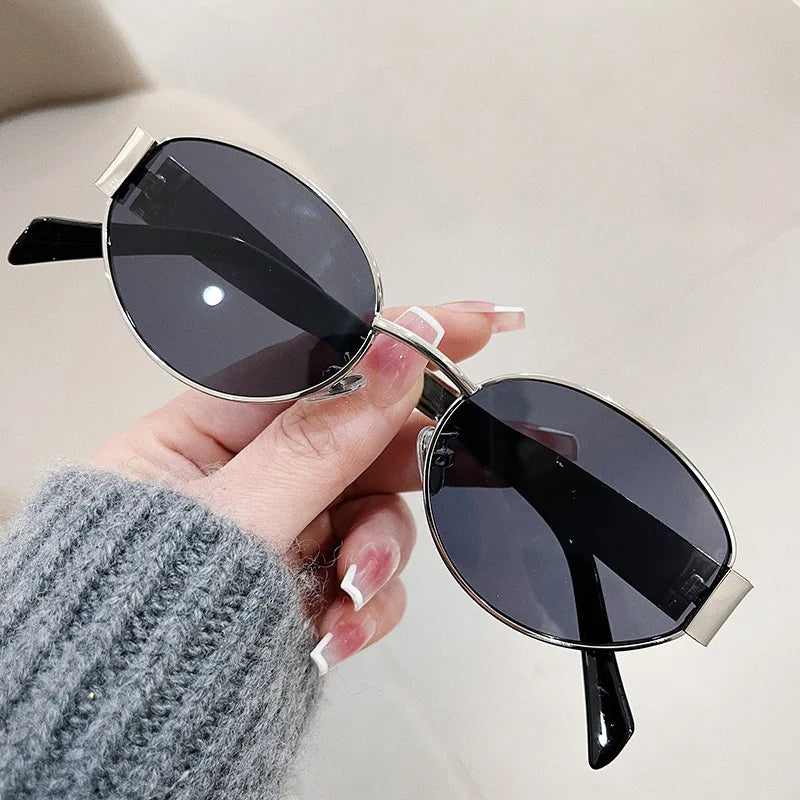 Fashion Retro Oval Sunglasses – Classic Metal Frame UV400 Shades for Men & Women ✨☀️